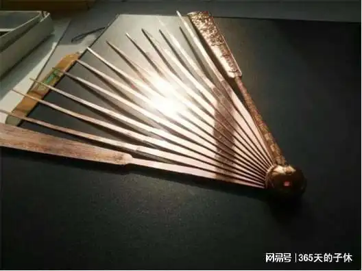 冷兵器"铁扇",通体由纯铁打造,可以劈砍,还能淬毒|奇门|扇子|天罡