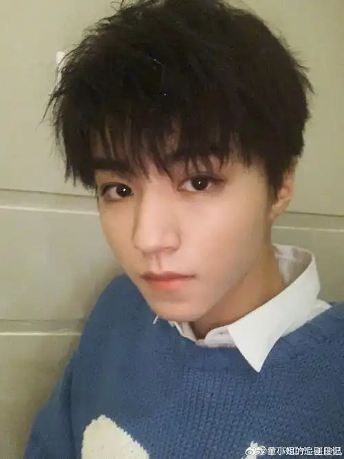 怎么不多发几张自拍证明下自己的实力@tfboys-王俊凯