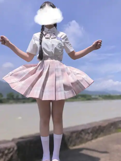 女生为什么都要穿白袜子和jk
