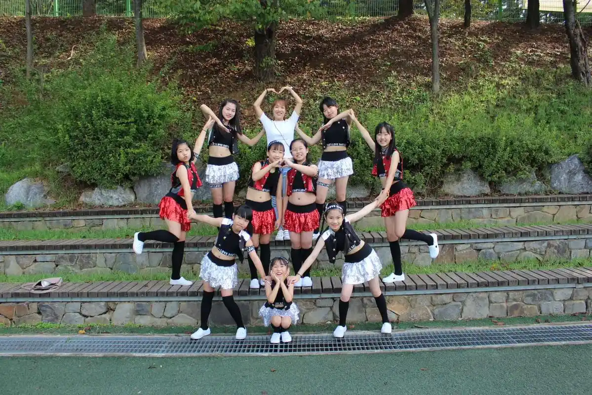 儿童中心舞蹈团队照 #元气少女 - 抖音