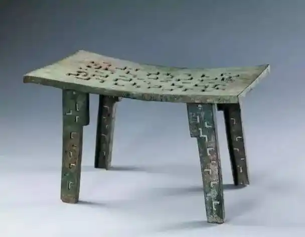 爵在商代和的西周青铜礼器的考古发现中是非常常见的.