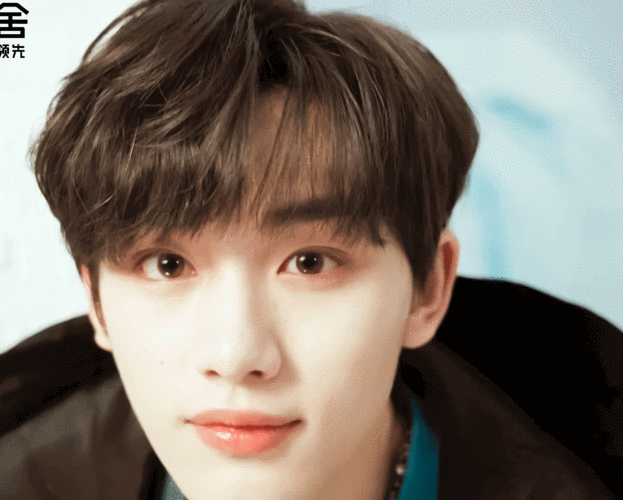 狐狸眼大帅哥,眼睛里面有星星_高清图集_新浪网