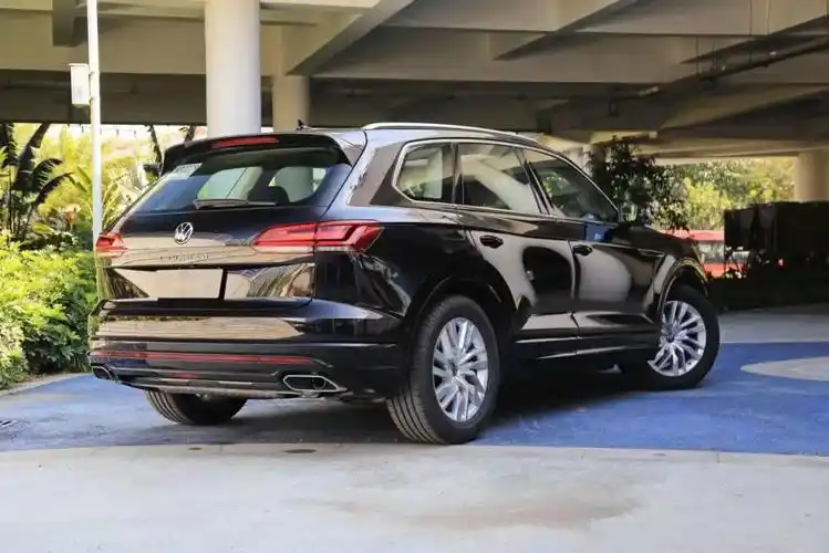 全系zf8at带托森差速器全时四驱标配空悬优惠11万