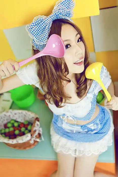 清纯美女于亚南当家小厨娘