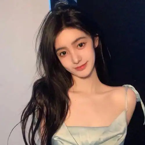 头像女生总有一个人的出现让你觉得人间值得