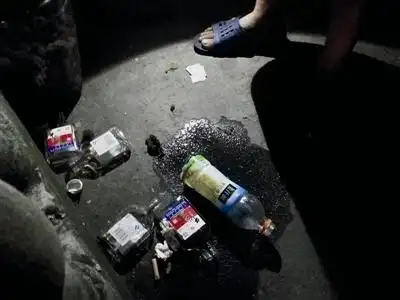 6岁女孩高烧40度8岁哥哥陪诊醉酒爸爸称没力气送医组图