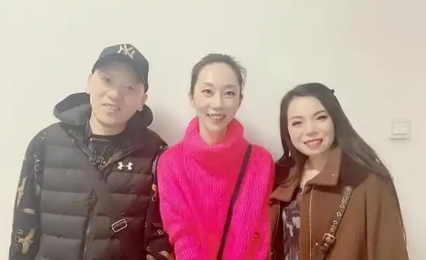 回顾侯耀文的女儿侯瓒怨恨父亲14年与二伯对簿公堂今过得怎样