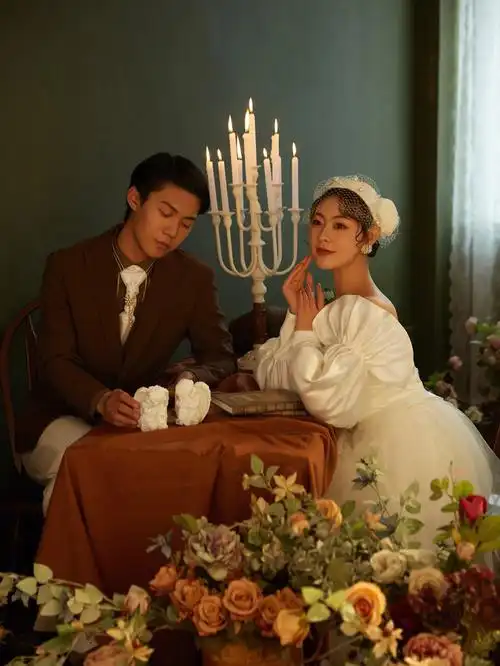 照95时尚表达与经典形式的完美结合96#婚纱照推荐  #复古婚纱照