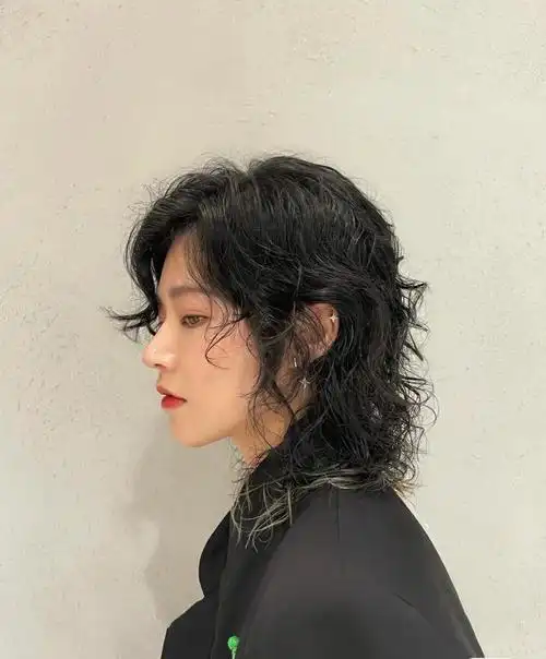 短发鲻鱼头烫发