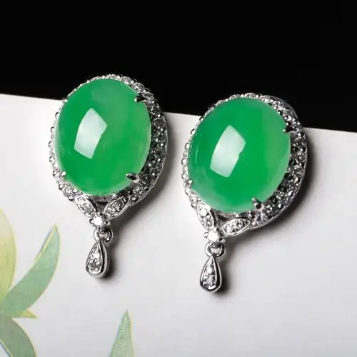 【源头好货-实物已检】18k金豪华伴钻镶嵌阳绿翡翠面耳钉4.72g