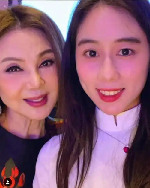 三太|何超欣|何超云|何猷君|会计师_网易订阅