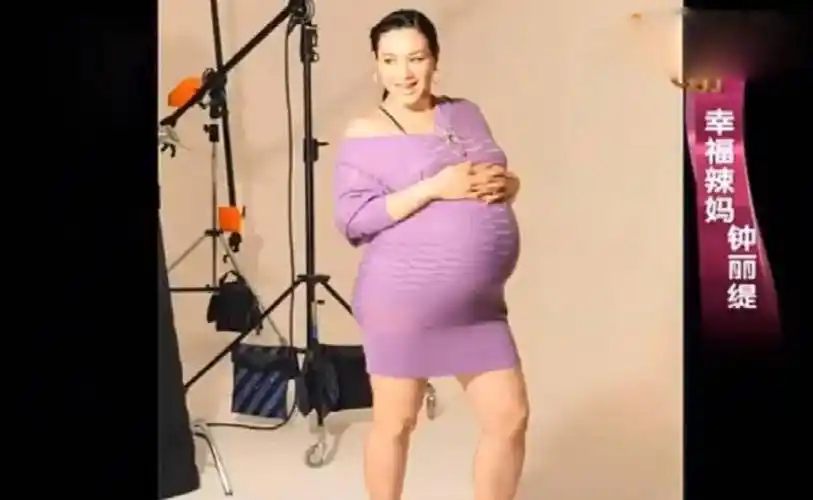 别说女星怀孕只胖肚子了,这10位女神,也没逃开"胖出一个自己"_孩子