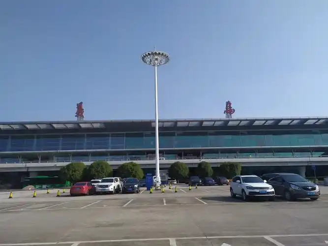 2020年12月20号,我们20名团员跟随徐总前往哈尔滨,大雪乡,十里画廊,长