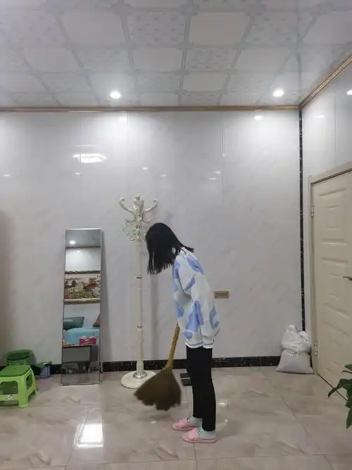 帮妈妈干家务活