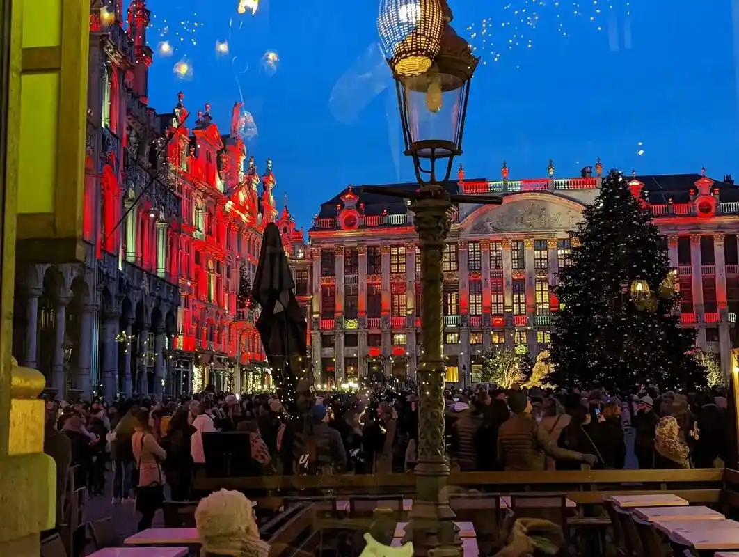 法国巴黎 暮色中的巴黎,被圣诞气息笼罩,唯美而又浪漫 - 抖音