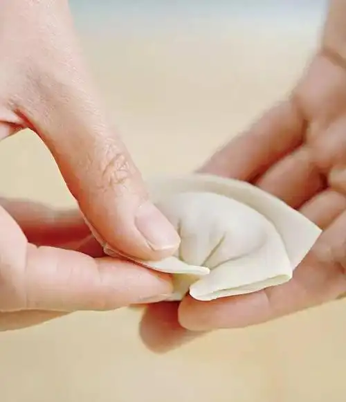 手把手教你包馄饨 每个步骤都配高清图 别再说你学不会了