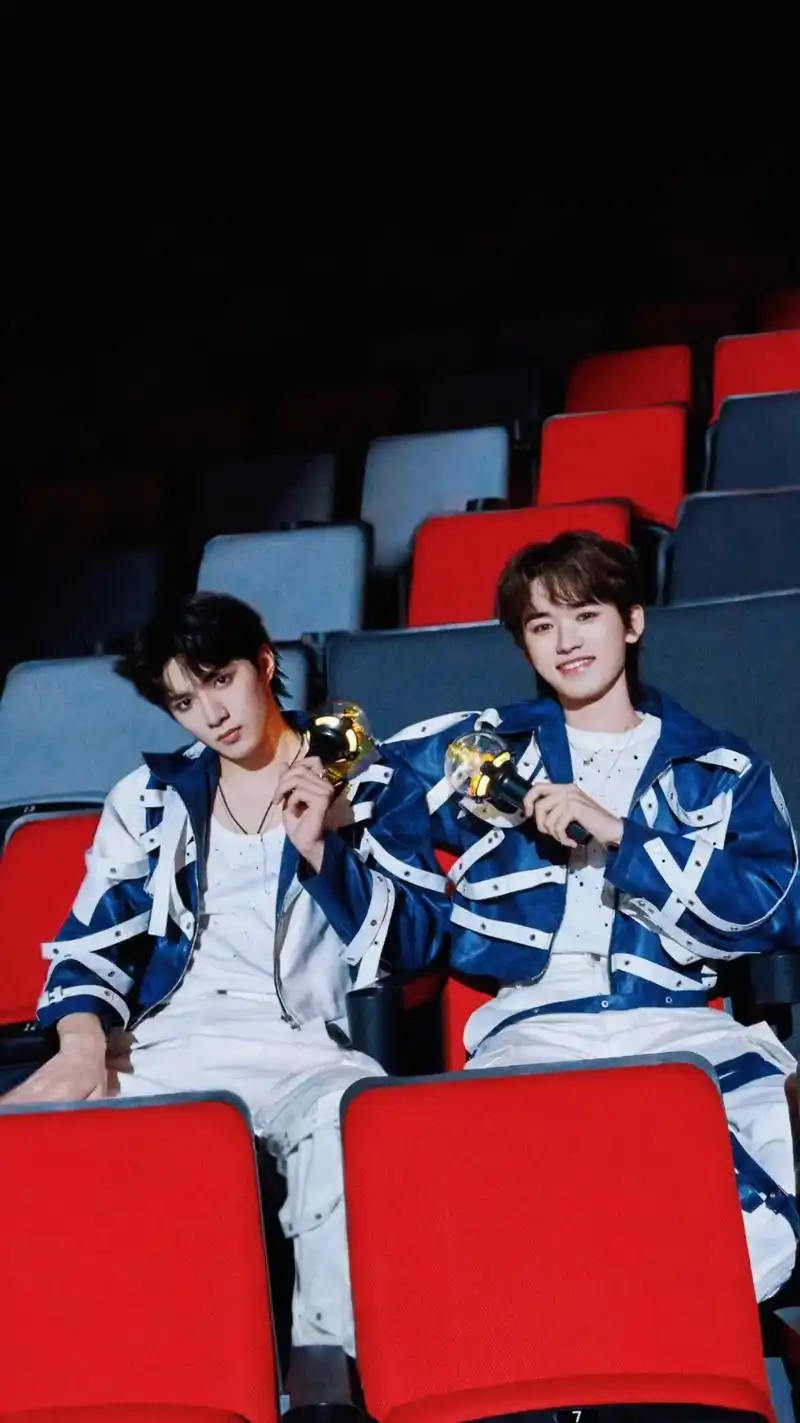 tnt时代少年团刘耀文宋亚轩高清图 - 抖音