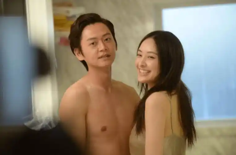 tvb女星新剧穿黑丝色诱男演员,否认与方力申新恋情!单身6年坦言恨嫁