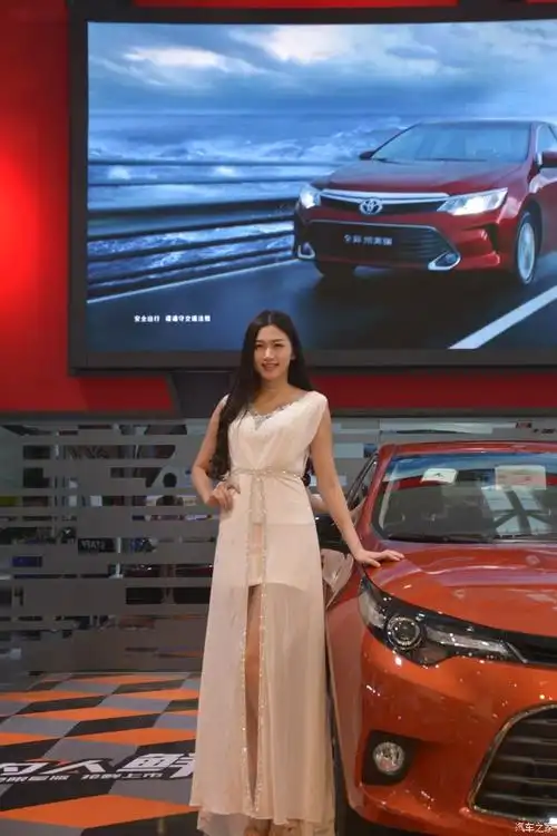福州五一车展:大汉与车模美女的那些事