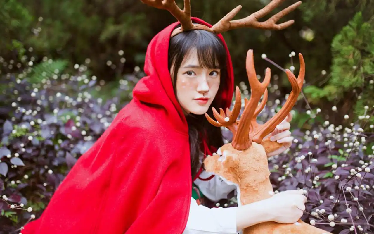 可爱甜美鹿女孩森林写真桌面壁纸
