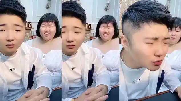 白小白跟大萌玩摸脸大萌拒绝说男粉丝会吃醋