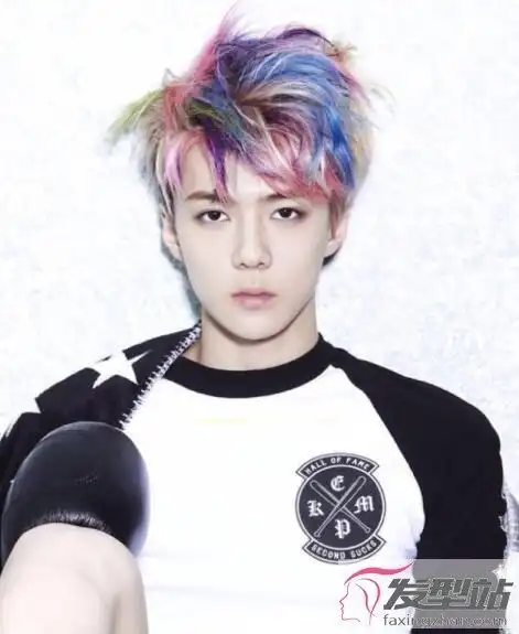 男生适合染什么发色彩虹色染发独特有个性