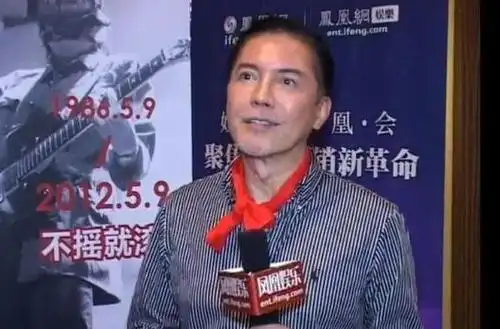 "盛世美颜"尊龙,年轻时迷倒万千少女,今68岁依旧是人间贵公子