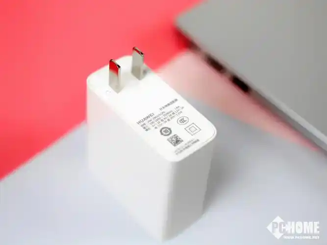 荣耀magicbook pro标配双头usb-c 65w充电器