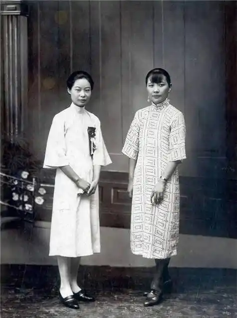 照片中展现的宋氏三姐妹的美,与当今审美标准的"白幼瘦"有着明显的不