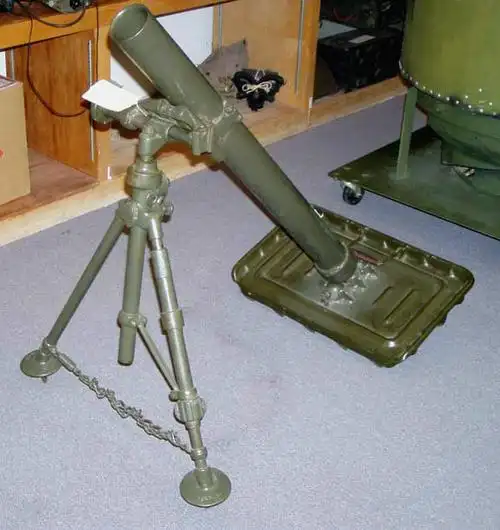 美国m1式81毫米迫击炮系法国81毫米迫击炮的仿制品.