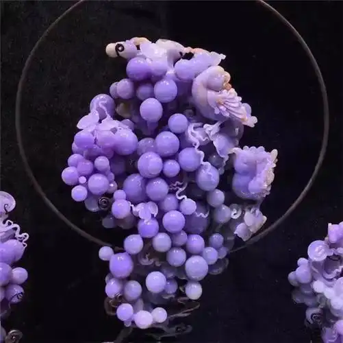 起拍价1800万的紫罗兰翡翠摆件堪称绝世精品