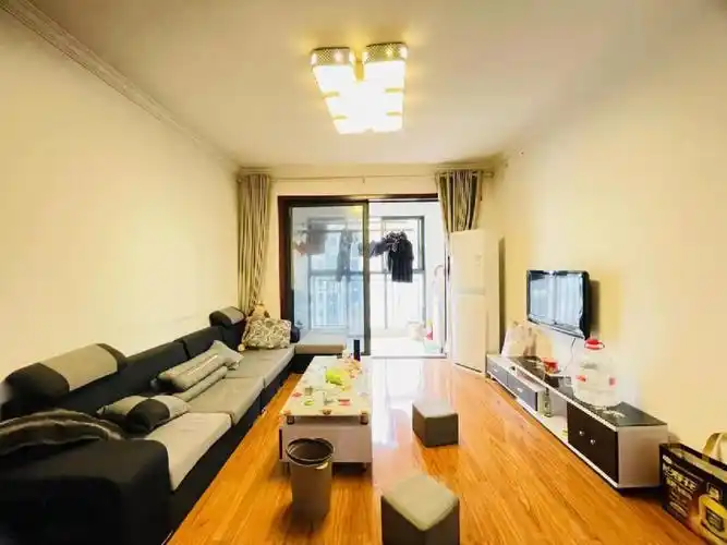 优质房源好房推荐  #房屋出售  区政府旁广泰锦苑精装小三房,89平方