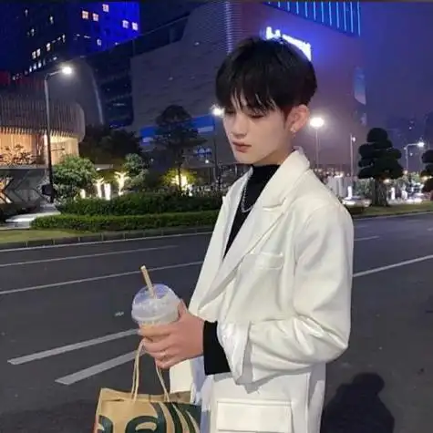 2022抖音最火男生头像该死的心动控制不住的喜欢