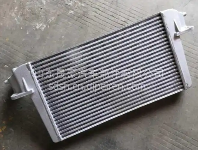 1119010-6k9一汽青岛解放j6f中冷器总成中冷器水箱总成1119010-6k9图