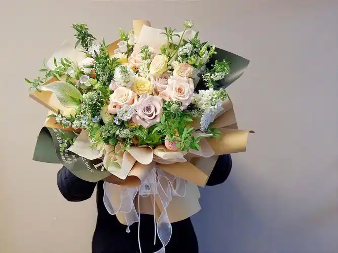 是春天啊超大捧香槟色系花束沈阳花店