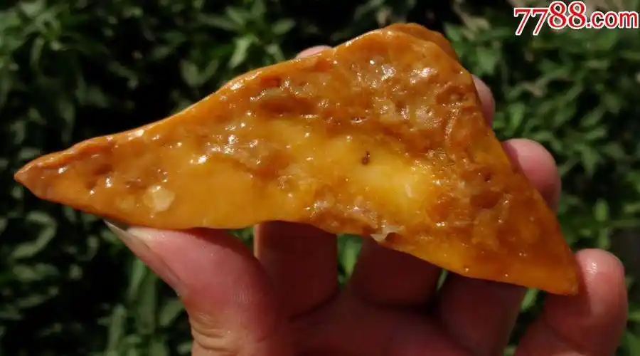 新疆金丝玉鸡油黄沙漠漆原石8