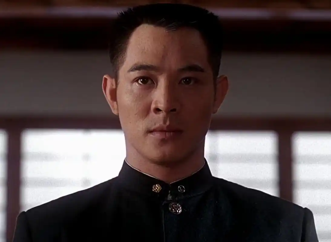 原创放弃中国国籍的3位明星,却依旧在中国捞金,最后一位想回却回不来