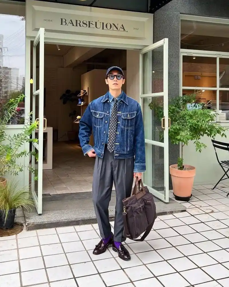 系成熟男人穿搭或许你还差一件牛仔衣