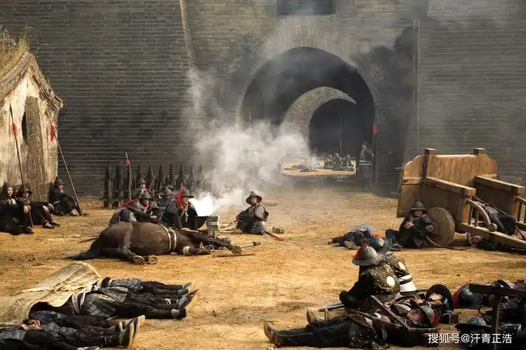 可是战场上起码是两军对垒,情况是战火纷飞,各方军队能做到及时有效地