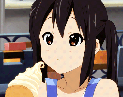 漫有gif丨娇小认真的双马尾小天使中野梓