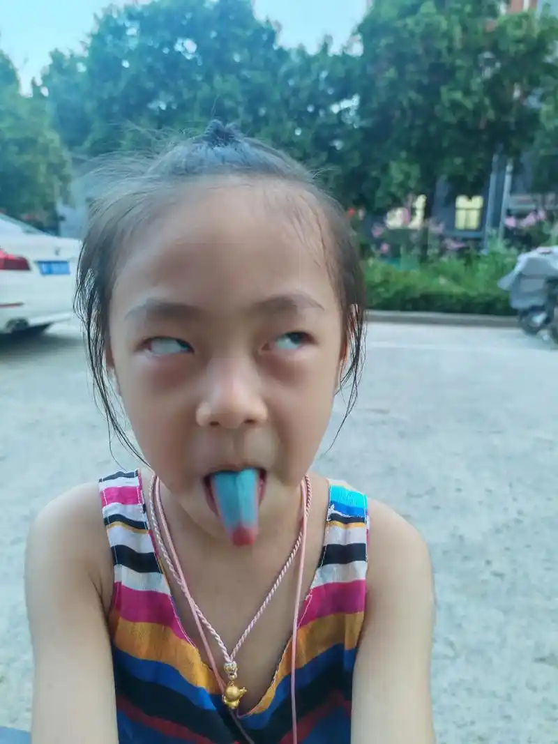 好玩儿的音乐跟搞笑的图片更配喔