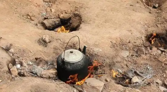 神秘村庄现地火持续60年燃烧不灭村民们用它来干这些