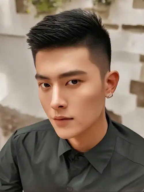 干净干练利落的风格来了#男士发型 #男生侧分 「完美先生男士理发馆