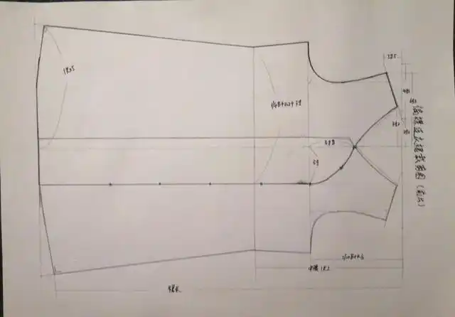 仿的一件偏襟上衣,很喜欢的版型