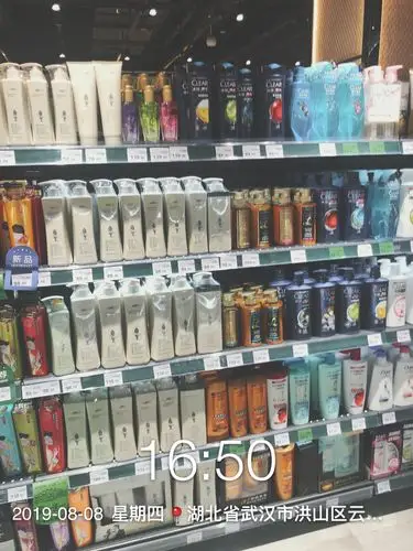 洗护由于各个品牌大小不一,且陈列位过小,导致欧莱雅洗发水陈列不一致