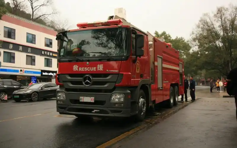 中联重科jp18型举高喷射消防车(奔驰 actros mp3 3344) 战斗状态展示&