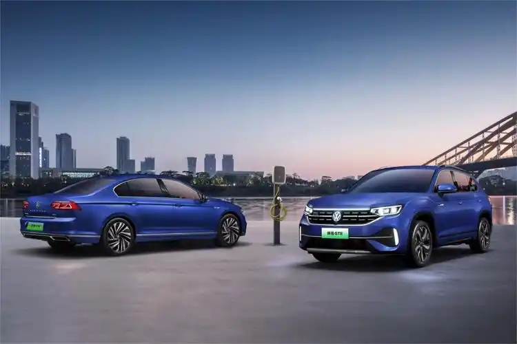 它们不仅具有插电式混合动力车的长续航,低油耗等降低用车成本的优势