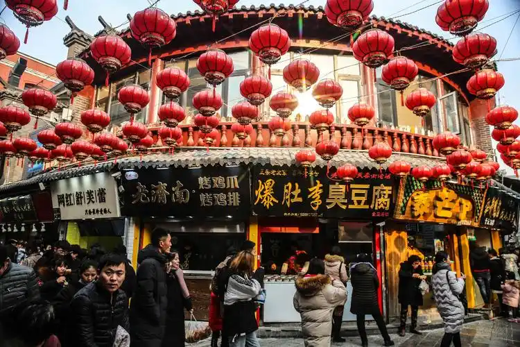 济南最火爆的美食街芙蓉街修整后重新开业