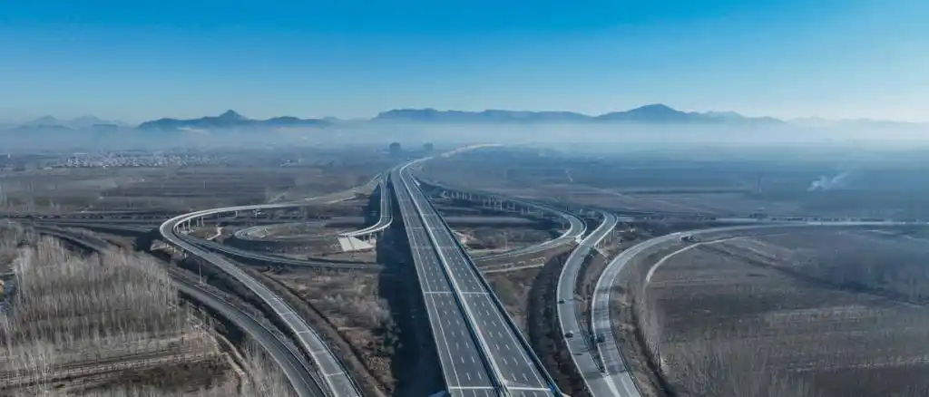 跨省通勤平均缩短约30分钟!河北打通拓宽对接京津干线公路2552公里|京