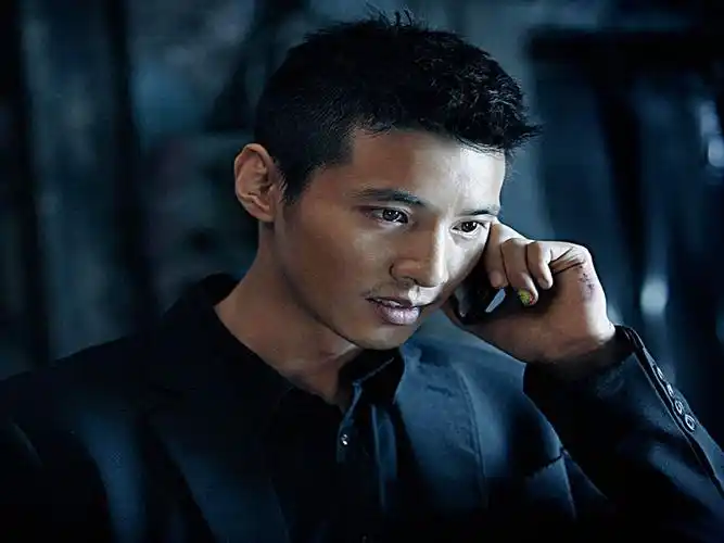 《孤胆特工》:大叔为救邻家女孩,化身冷血杀手怒灭整个黑帮!